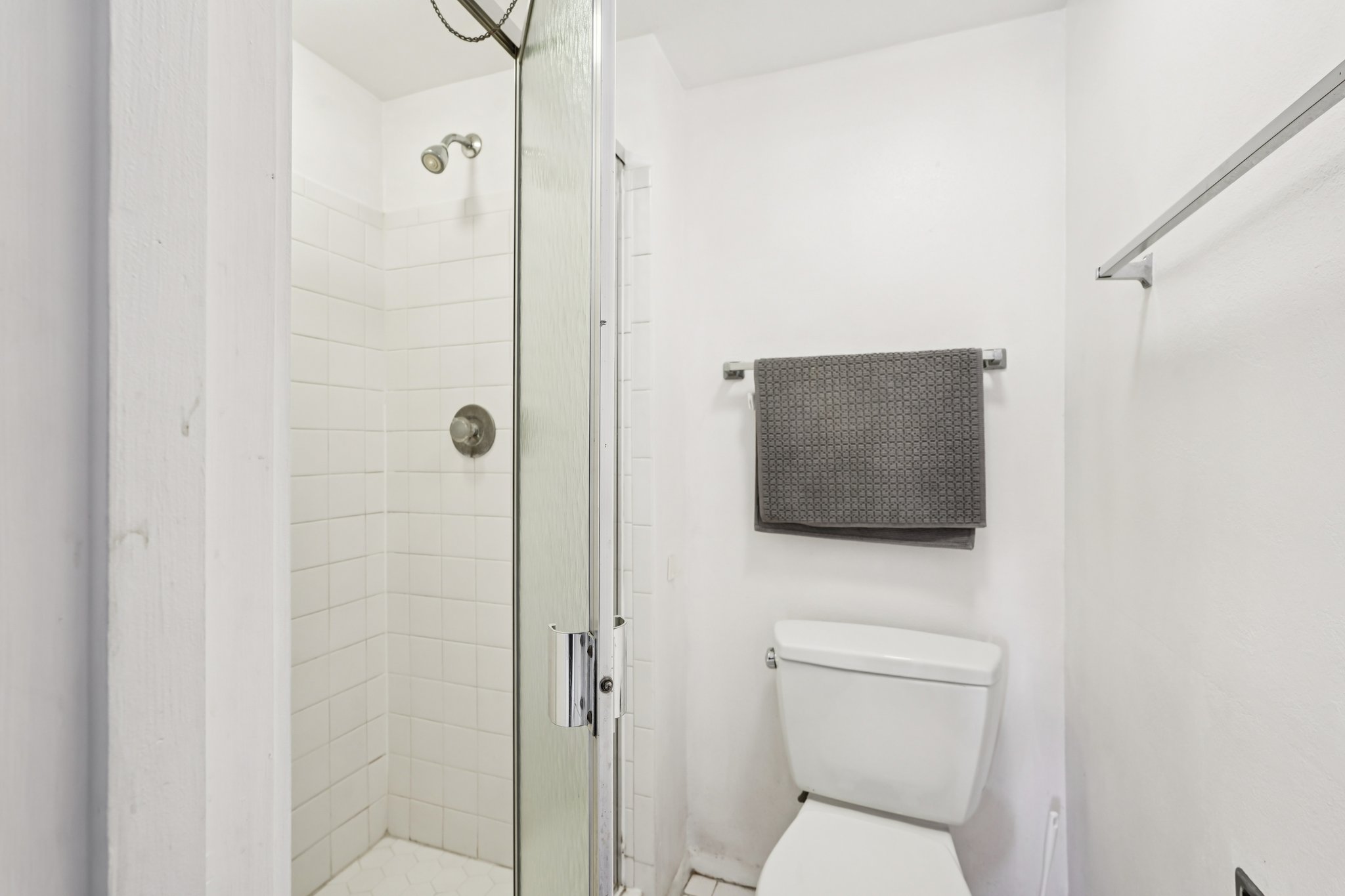 Winkler Rd 305-S0402-022.jpg