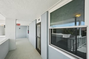 Winkler Rd 305-S0402-004.jpg