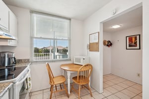 Winkler Rd 305-S0402-010.jpg