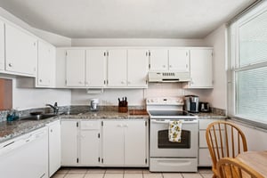 Winkler Rd 305-S0402-011.jpg