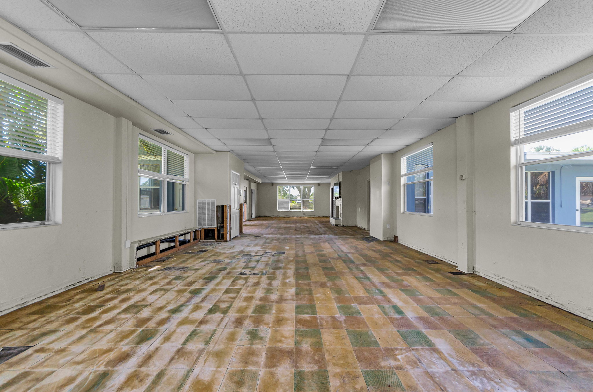 Interior 4