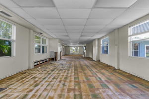 Interior 4