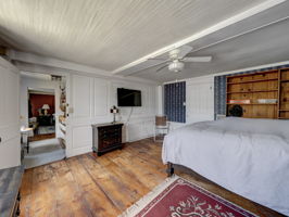  Photo 43