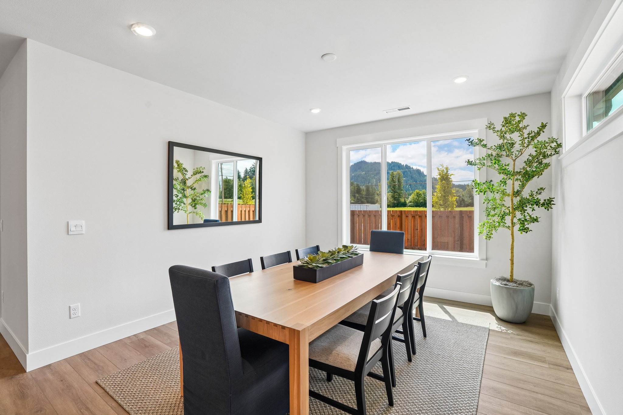 Thompson Dr-S1806-013.jpg