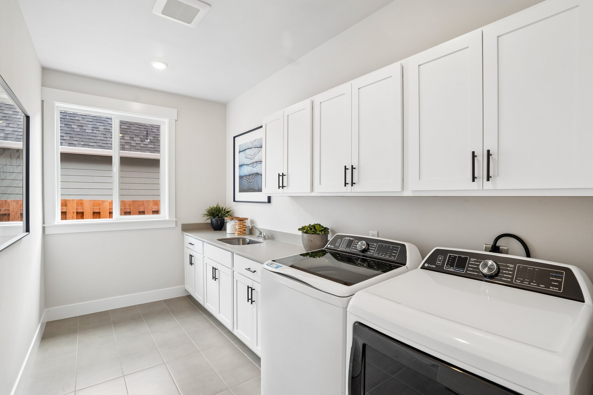 Thompson Dr-S1806-024.jpg