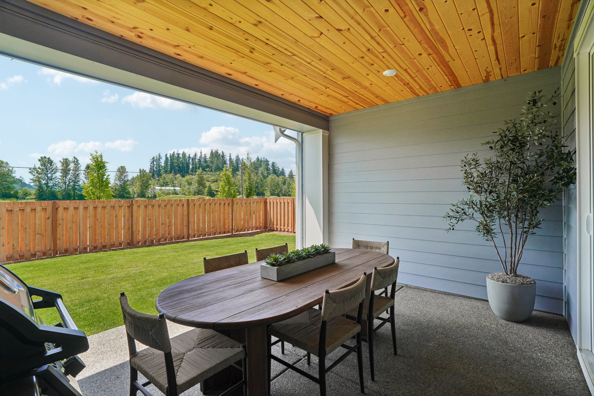 Thompson Dr-S1806-035.jpg