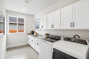 Thompson Dr-S1806-024.jpg