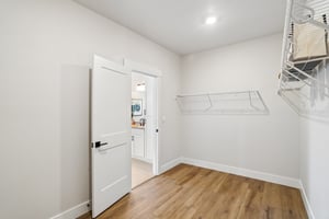 Thompson Dr-S1806-034.jpg