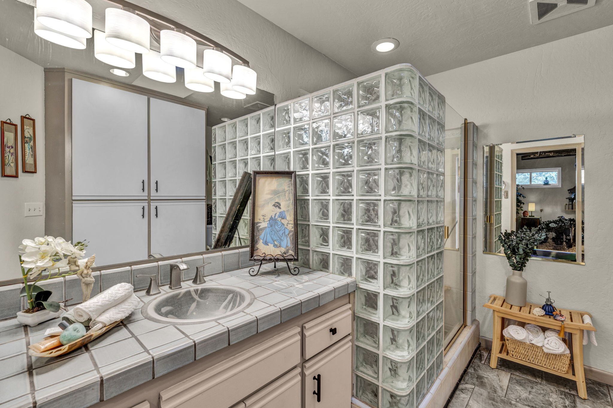  Photo 75