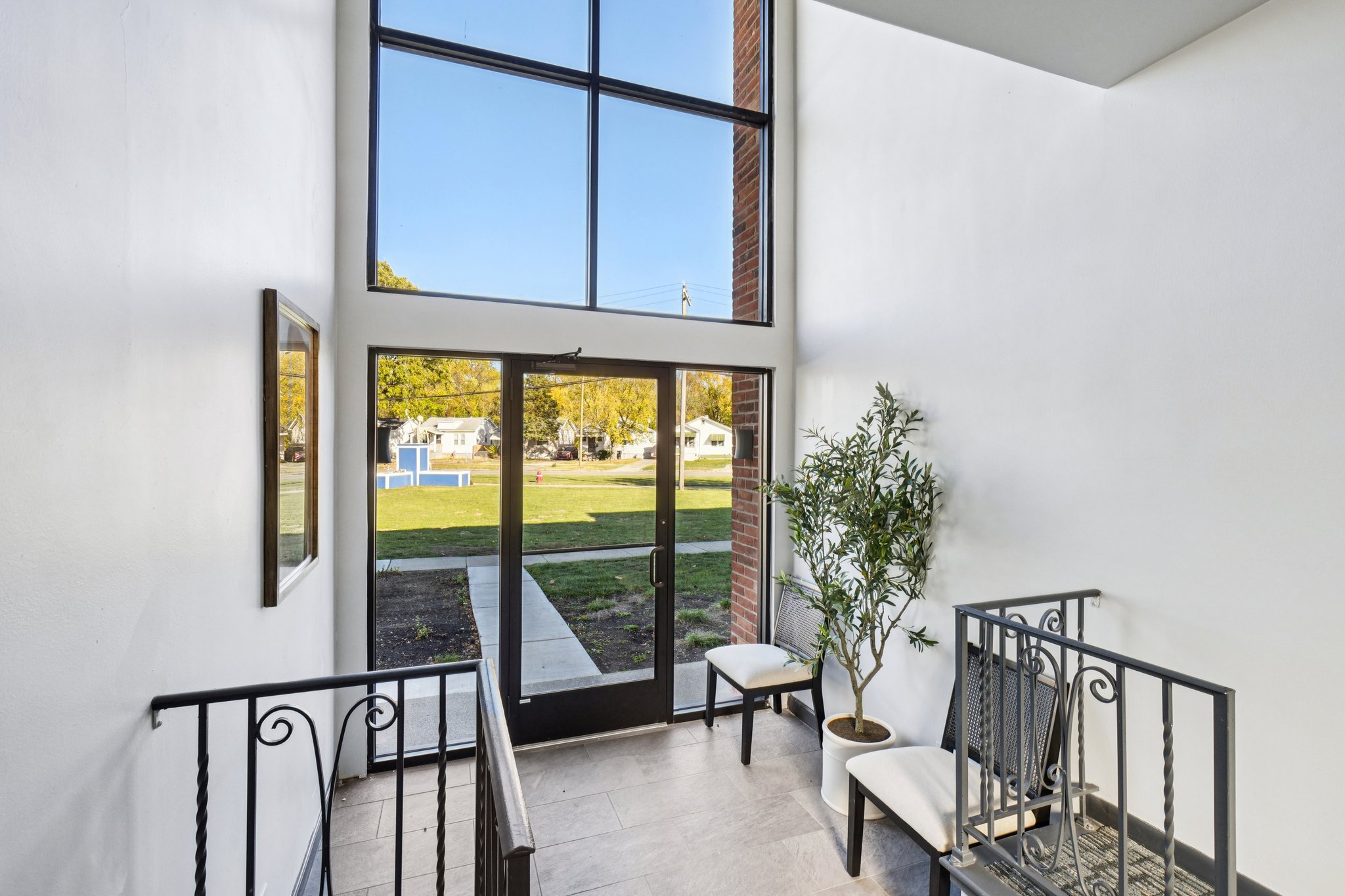 5965 Evergreen Rd Unit 2 bedroom-S2810-004.jpg