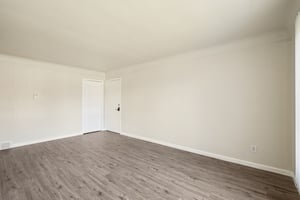 5965 Evergreen Rd Unit 2 bedroom-S2810-008.jpg