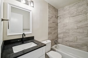 5965 Evergreen Rd Unit 2 bedroom-S2810-012.jpg
