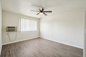 5965 Evergreen Rd Unit 2 bedroom-S2810-016.jpg