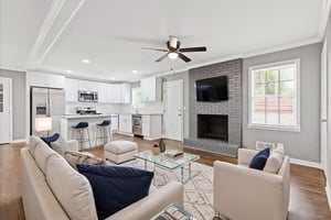 HDR (15 of 69) virtually staged.jpeg