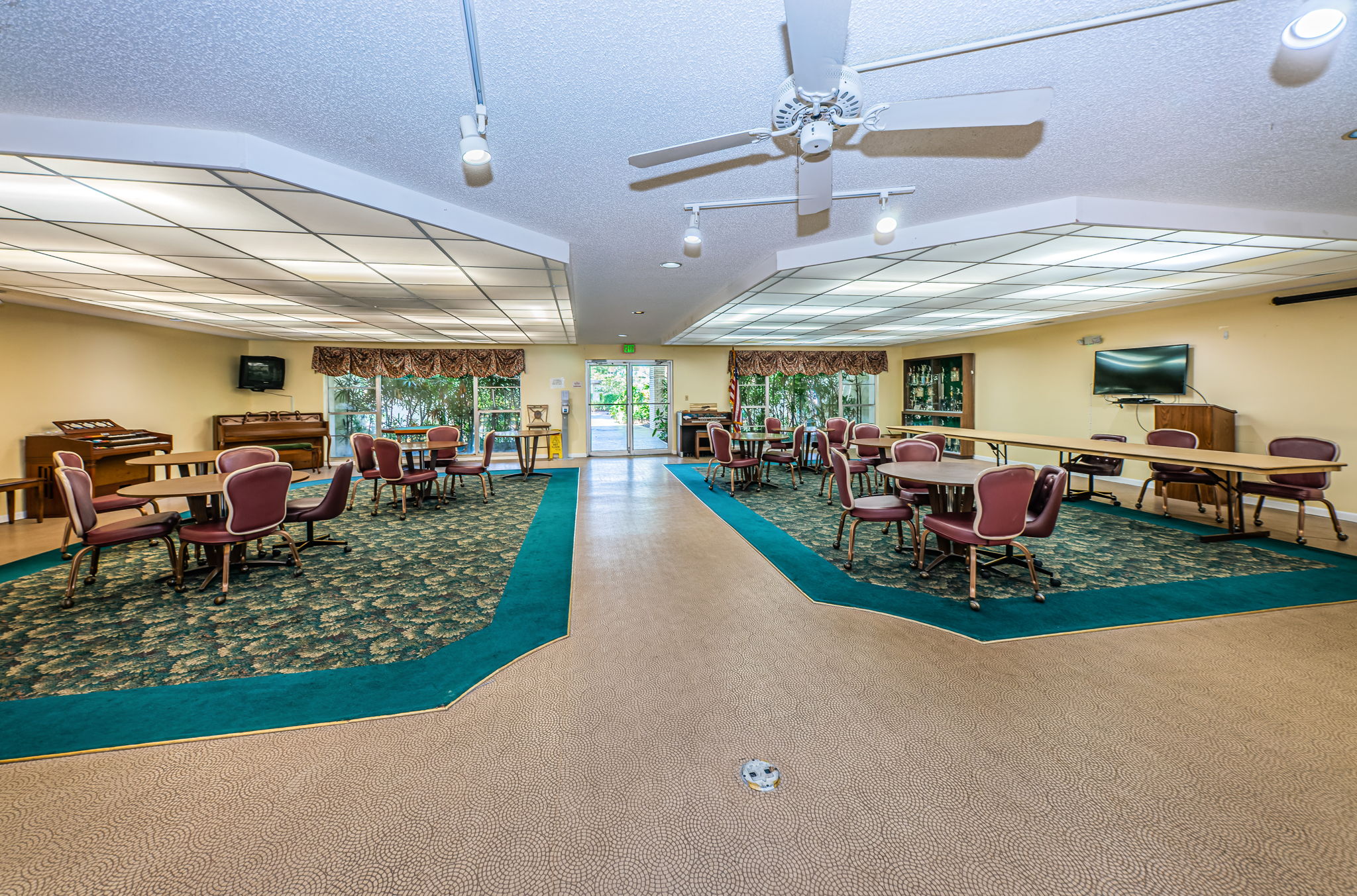 Magnolia Sun Center Card Room1-4