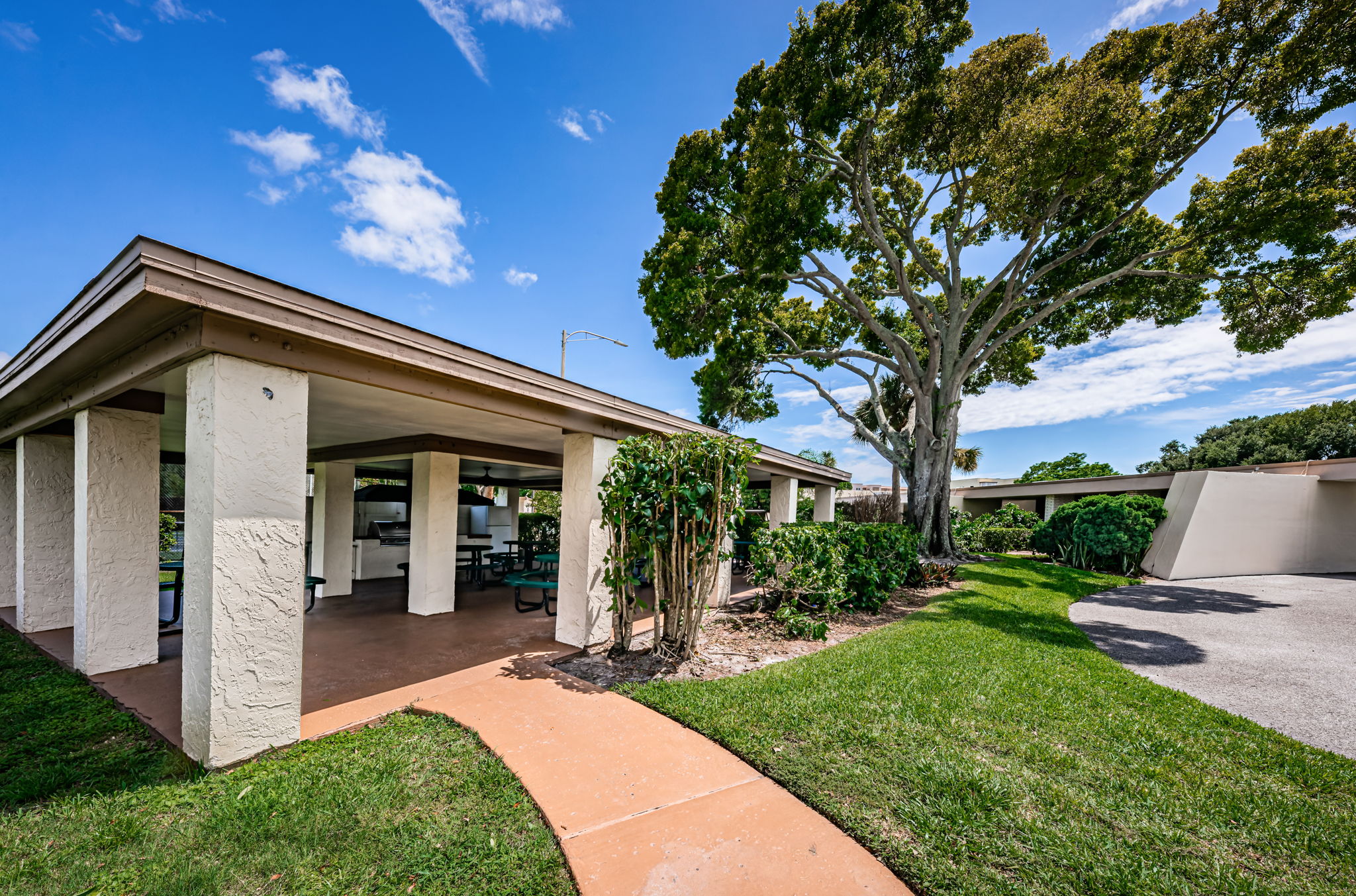 Magnolia Sun Center Griling Area1