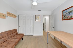  Photo 31
