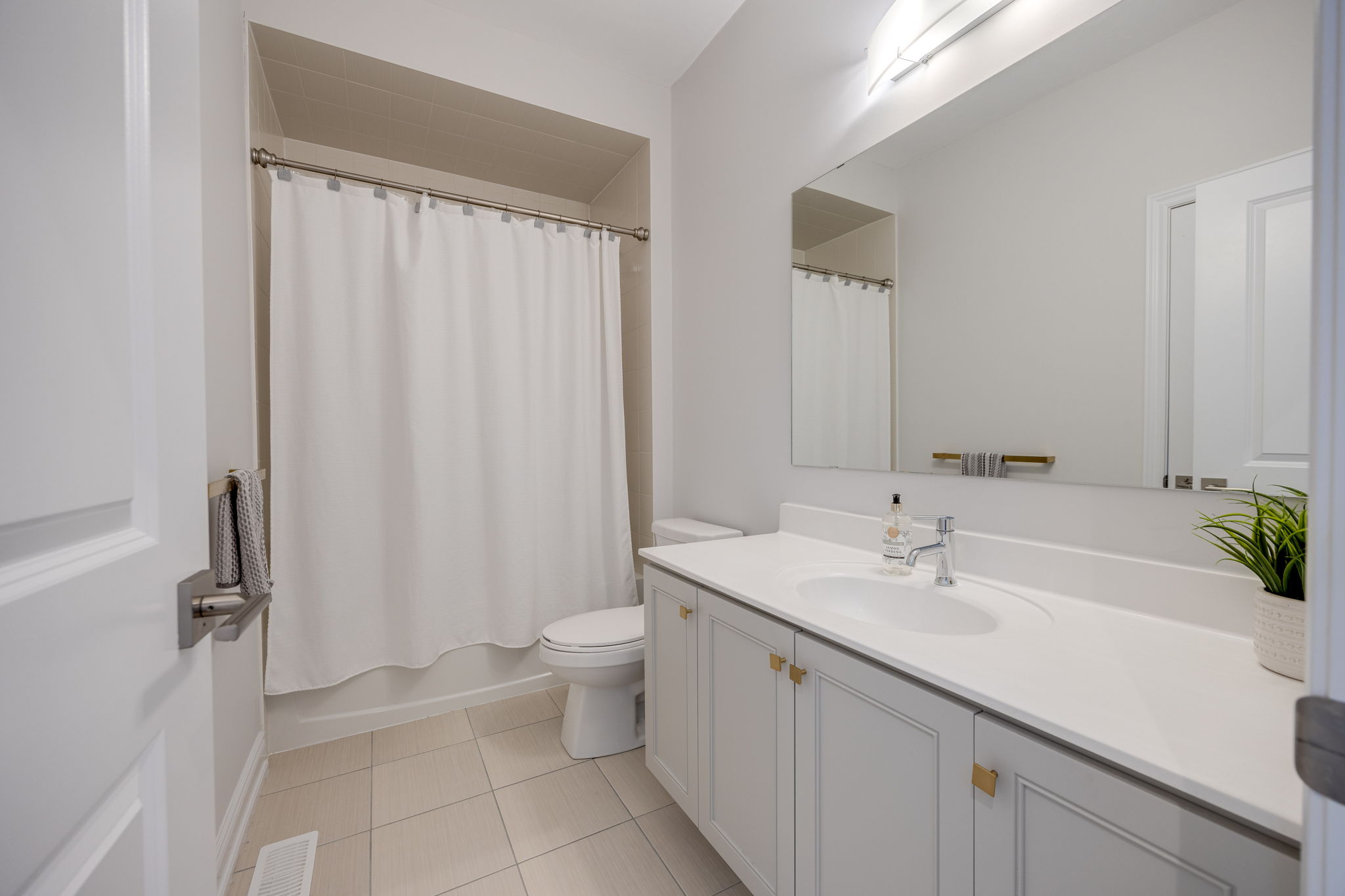 Vaughan property showcase — delivered property photograph 35