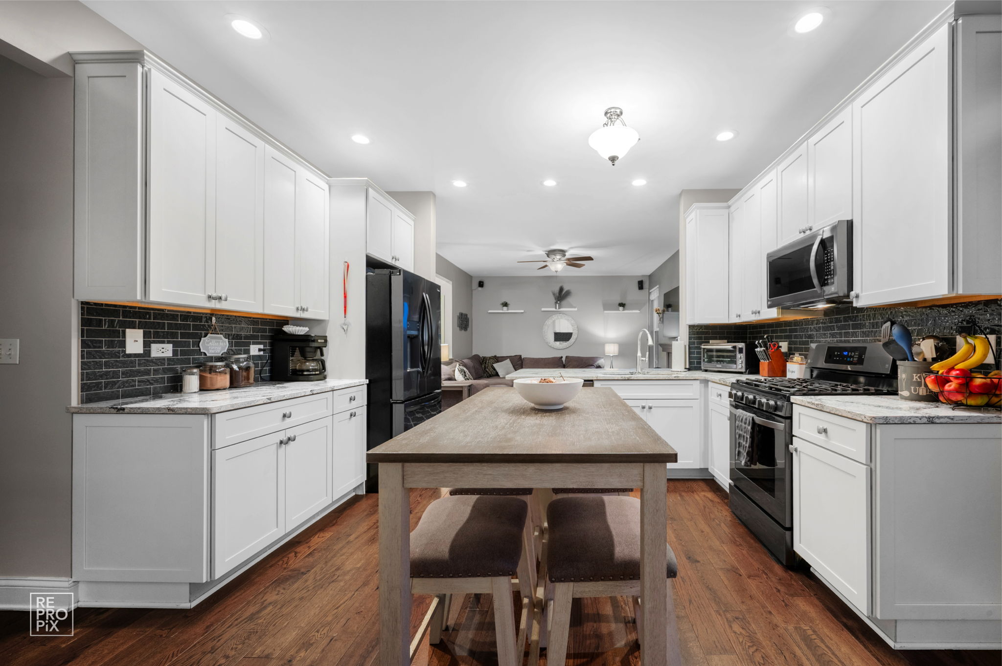  598 Wexford Ct, Elgin, IL 60124_009