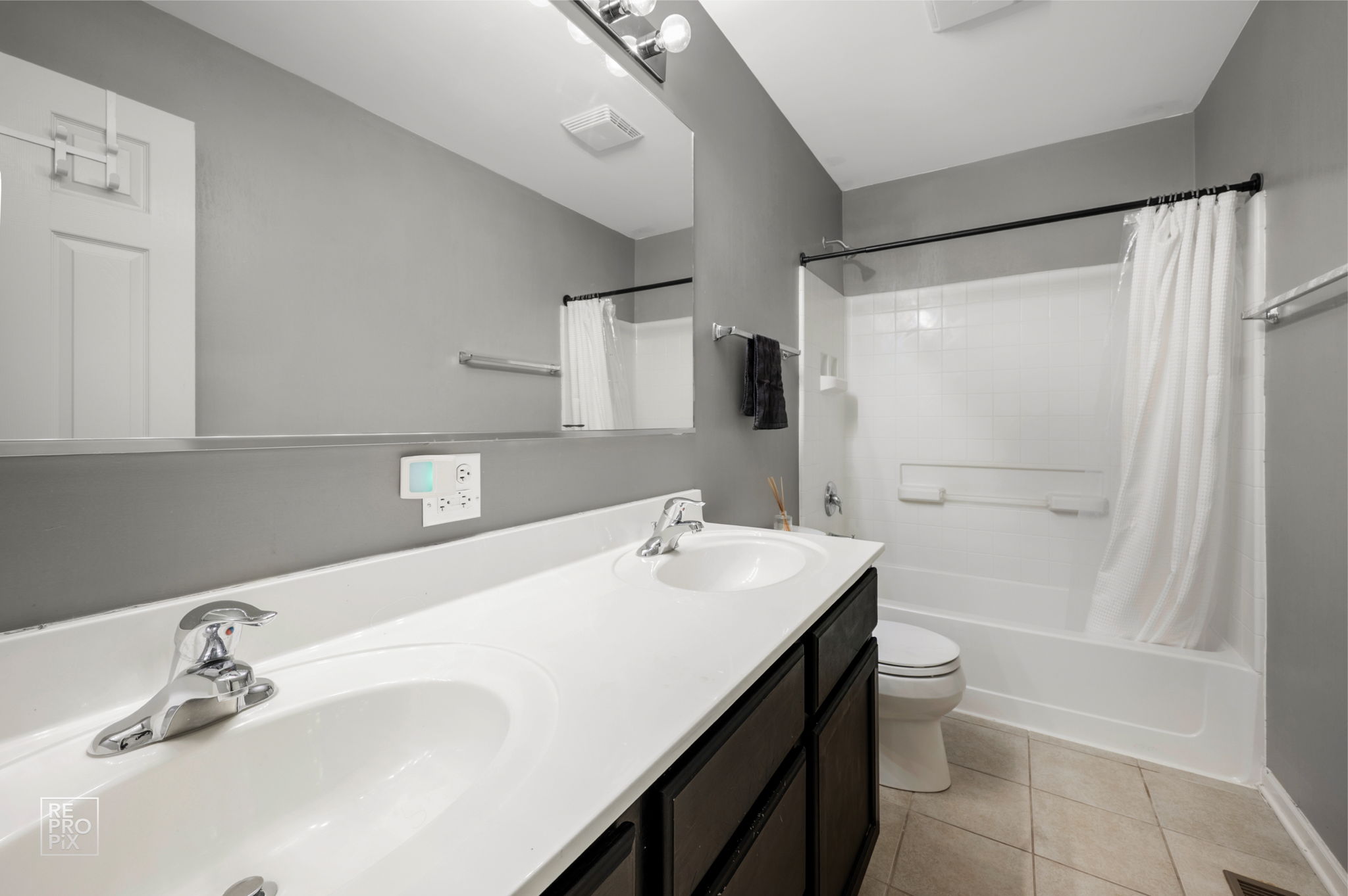  598 Wexford Ct, Elgin, IL 60124_016