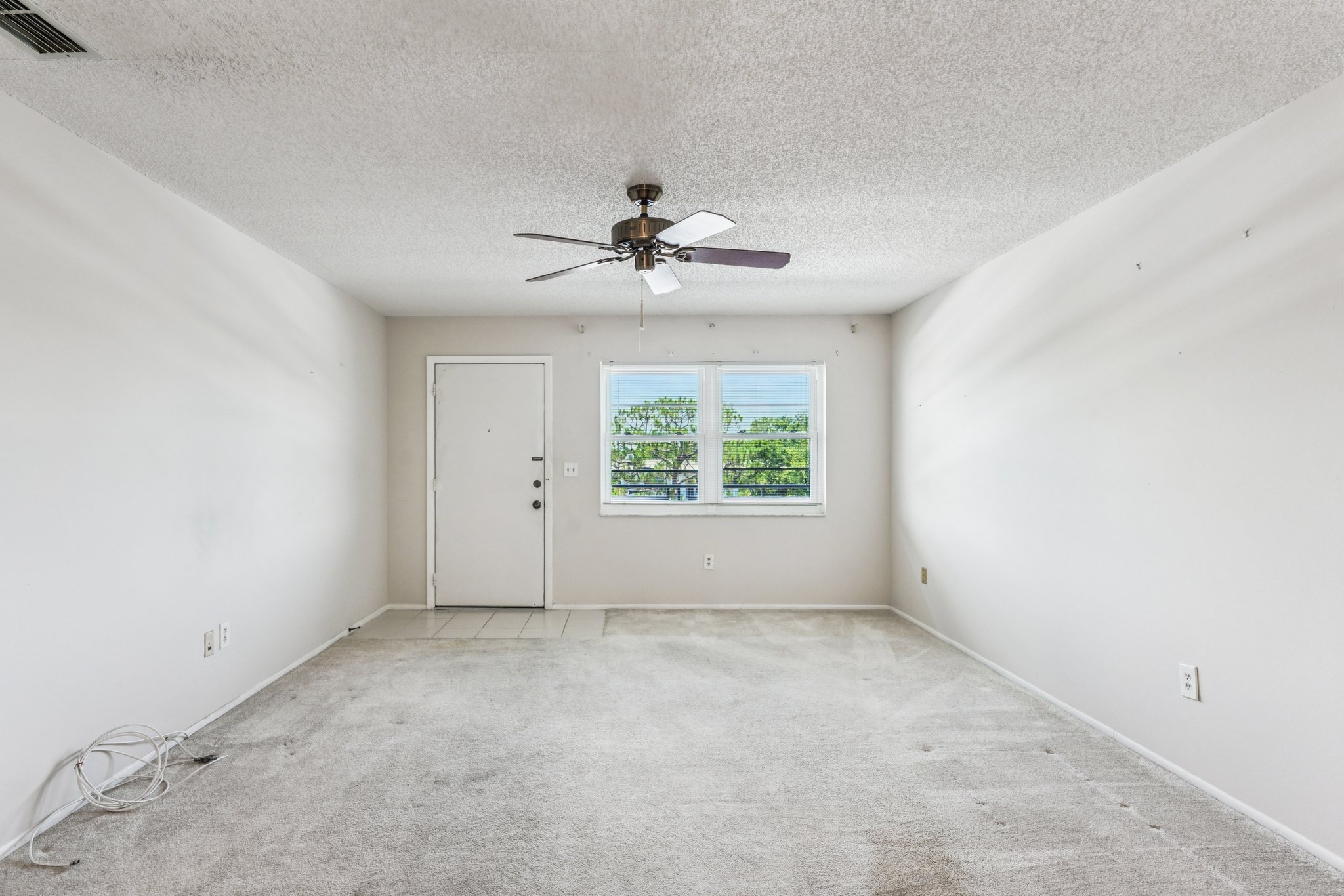 80th St N 410-S3007-012.jpg