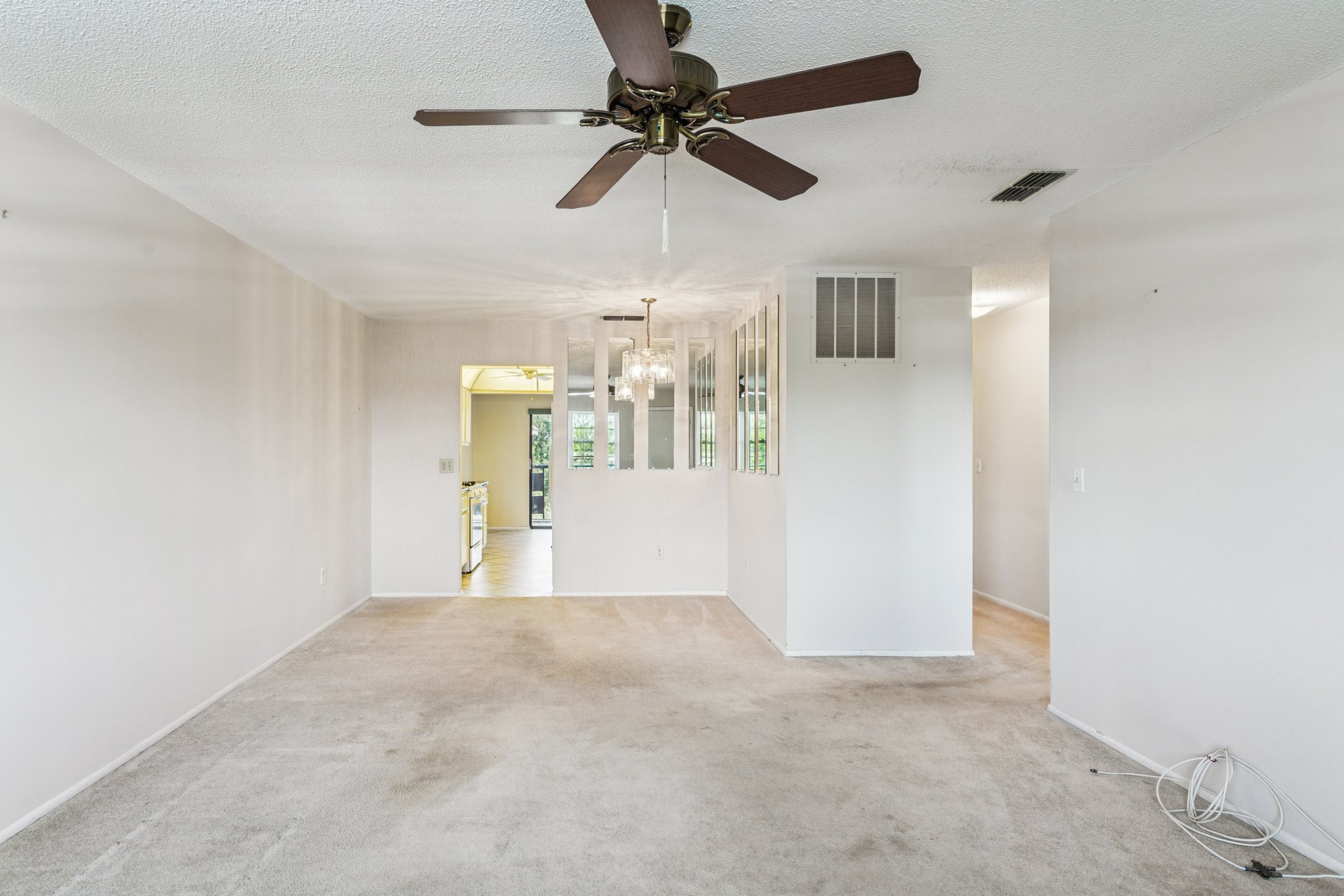 80th St N 410-S3007-016.jpg