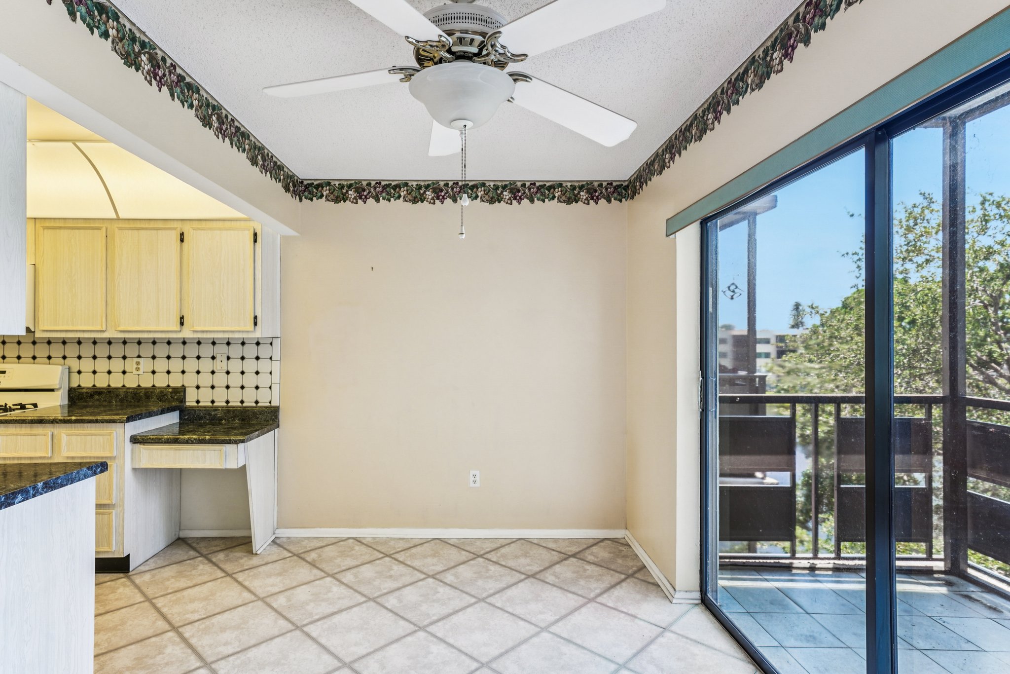 80th St N 410-S3007-021.jpg