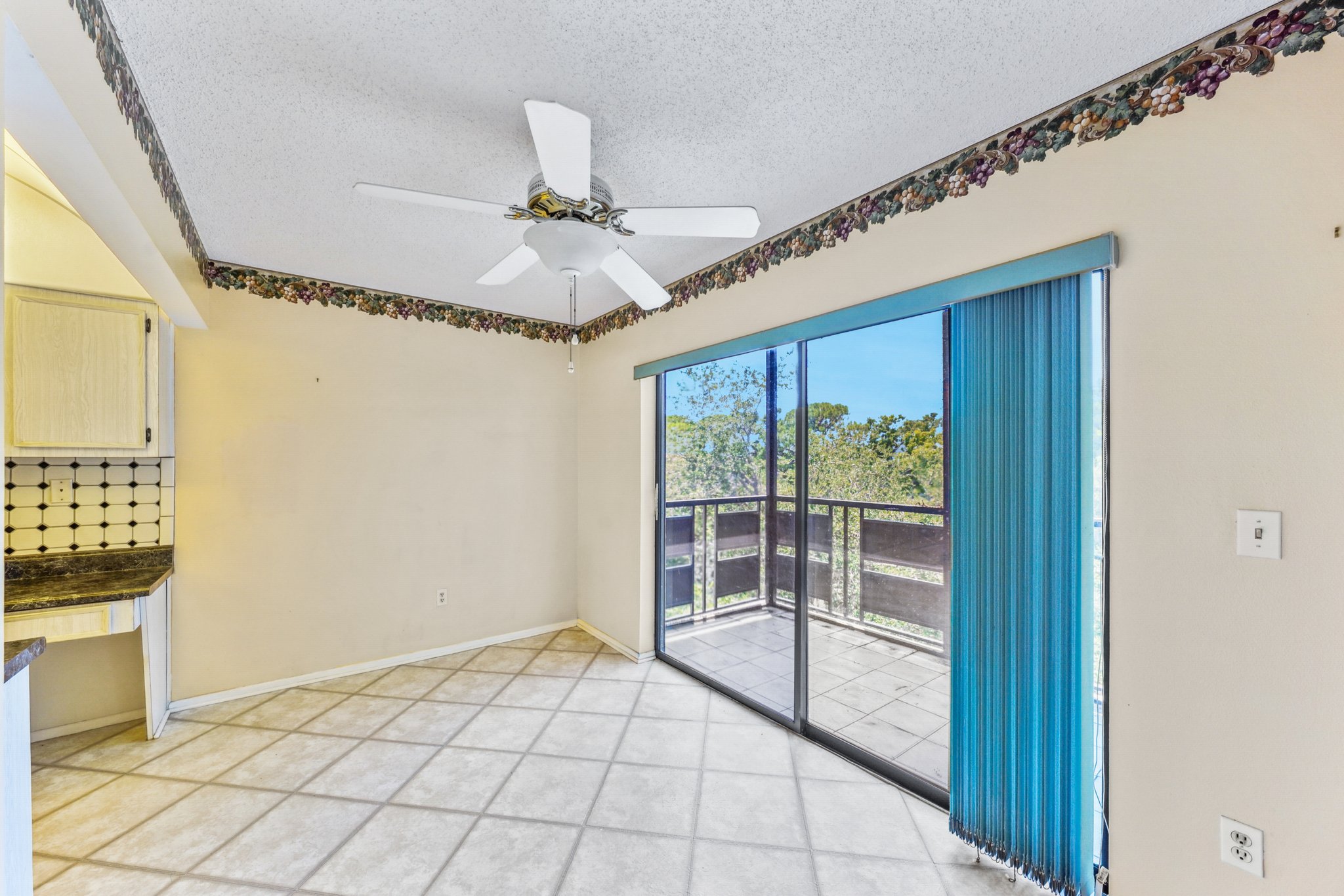 80th St N 410-S3007-022.jpg