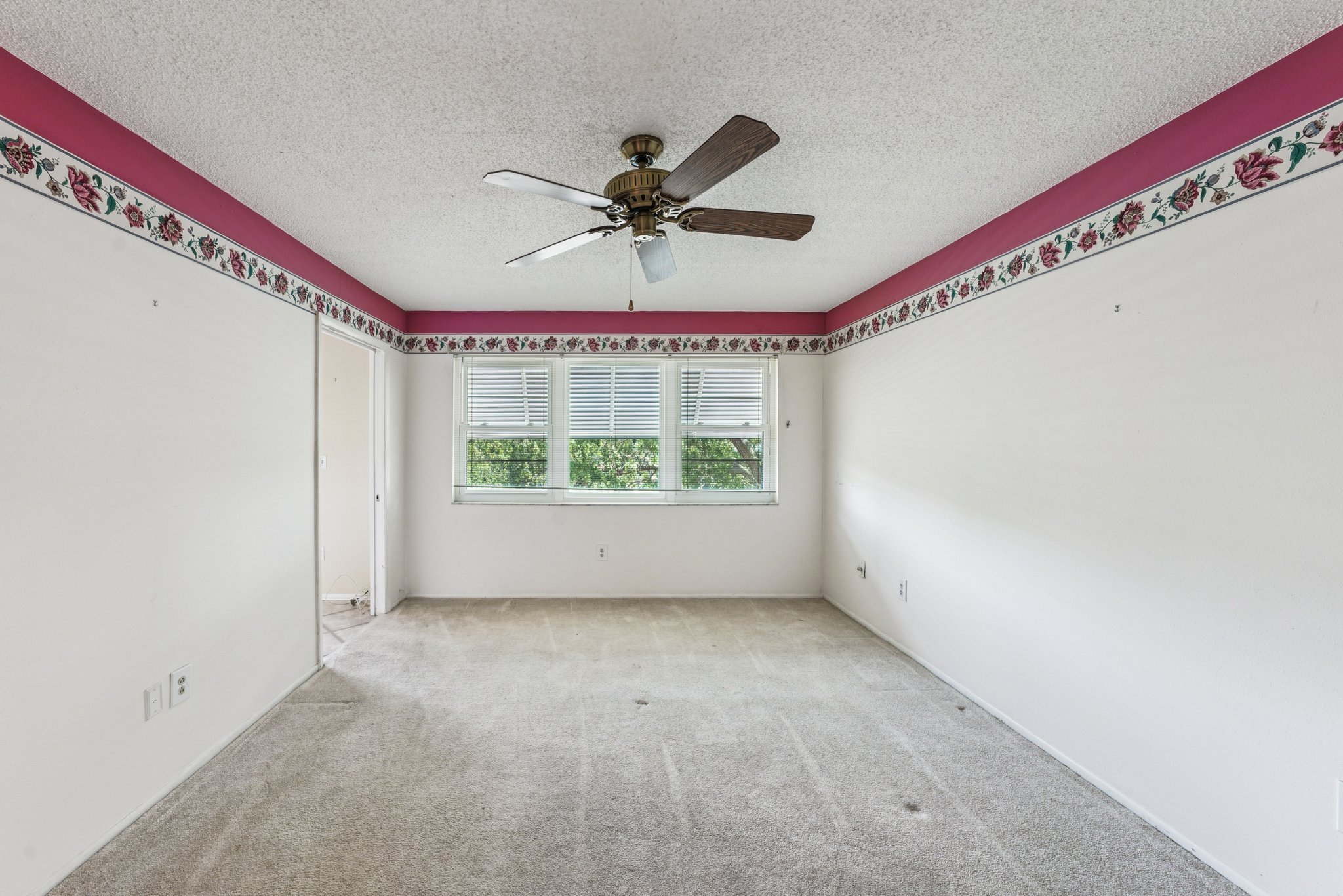 80th St N 410-S3007-032.jpg