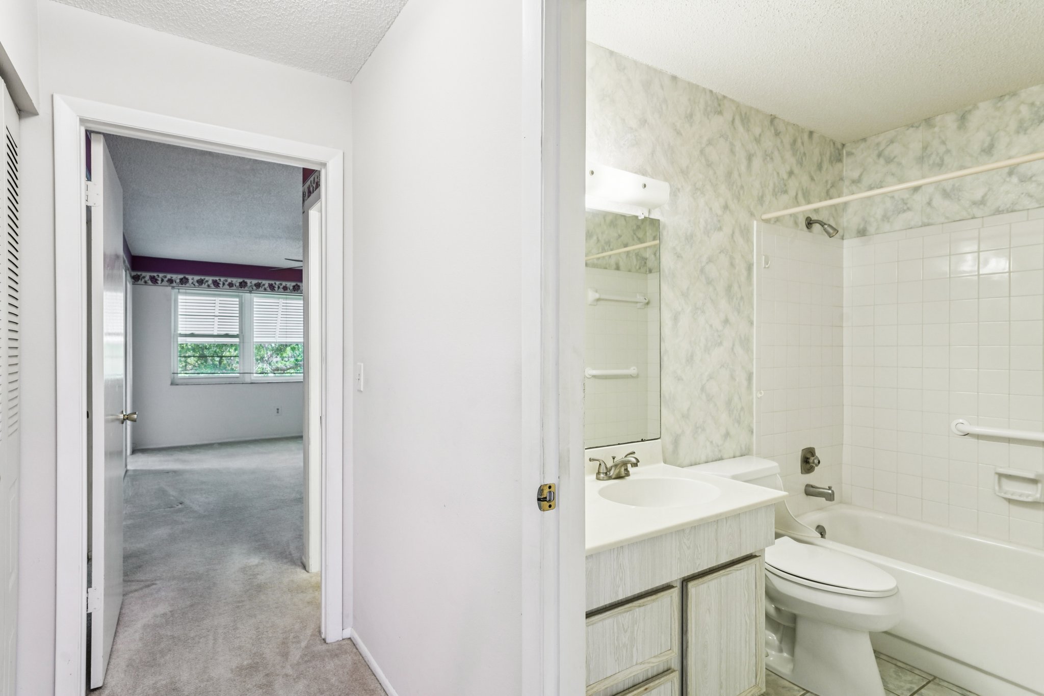 80th St N 410-S3007-038.jpg