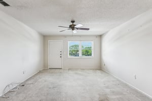 80th St N 410-S3007-012.jpg