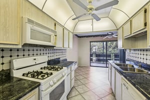 80th St N 410-S3007-025.jpg