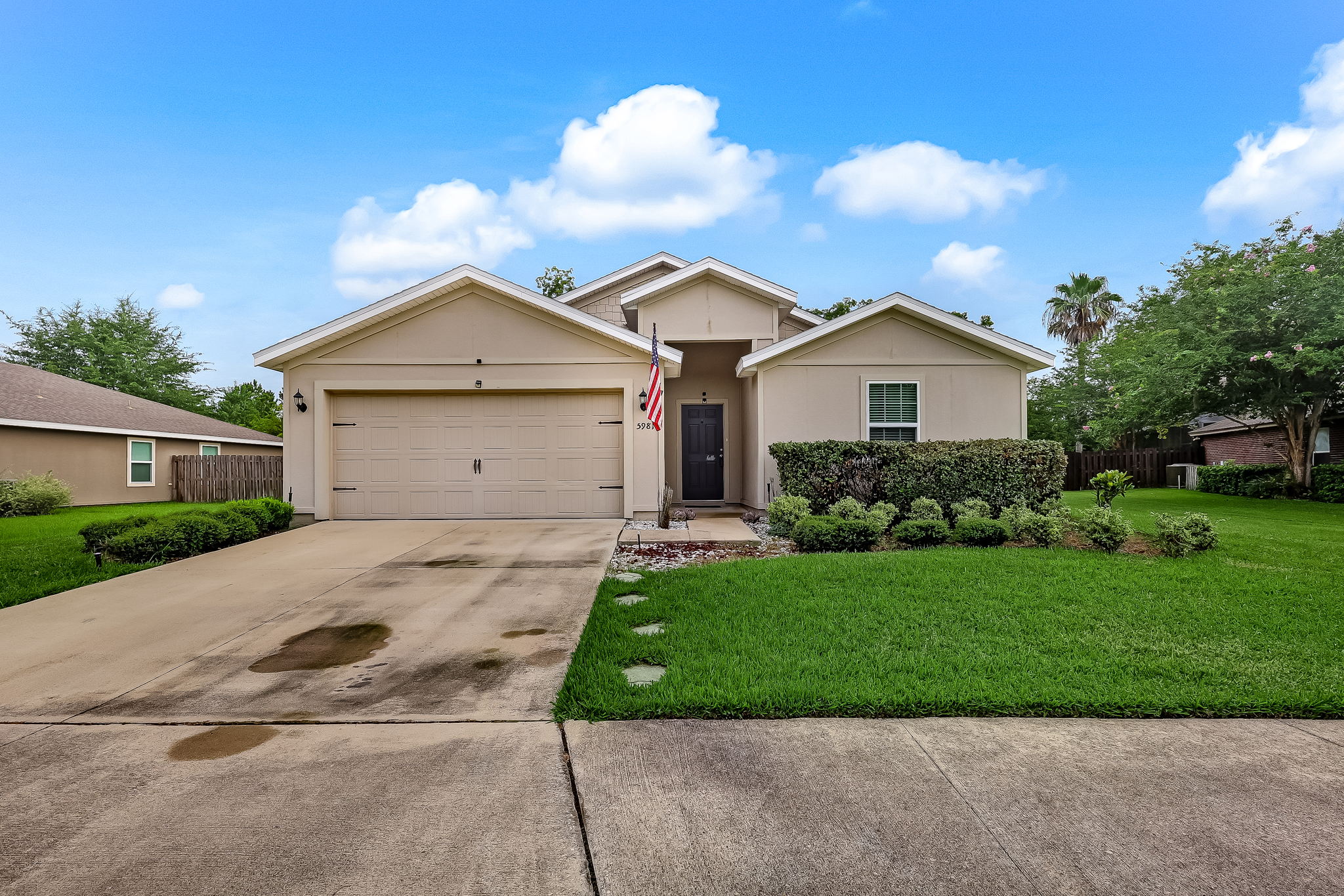 Welcome to 5981 Sands Point Dr