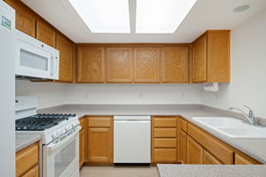 10 - Kitchen