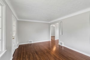 E 250th St-S0305-005.jpg