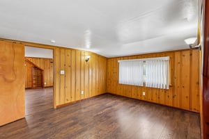 E 250th St-S0305-028.jpg