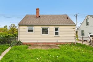 E 250th St-S0305-046.jpg