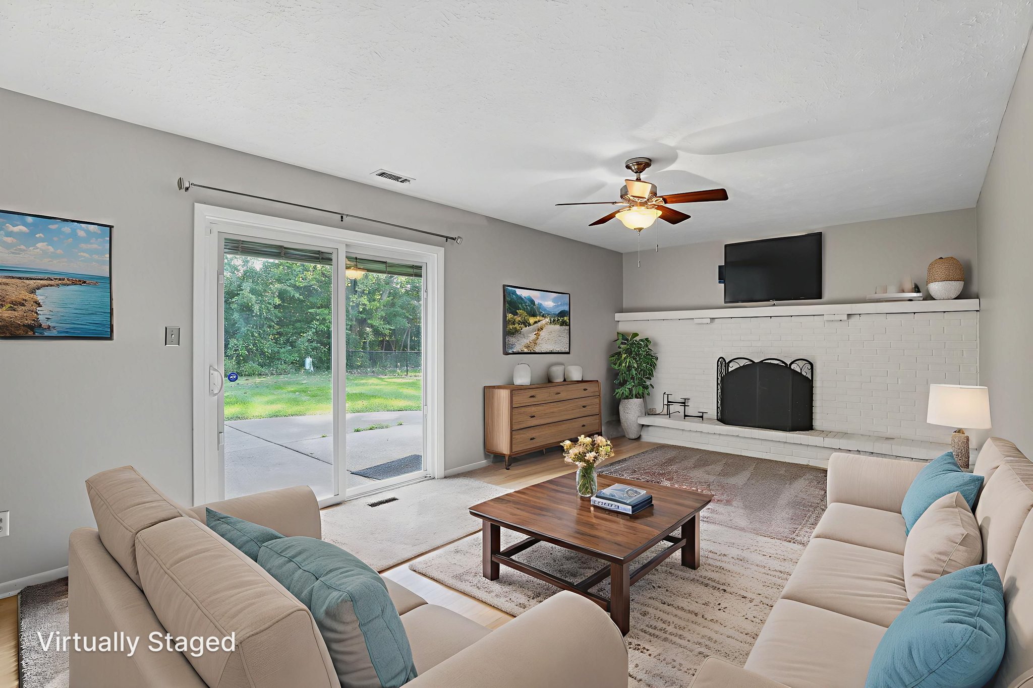 570A2934 virtually staged.jpeg