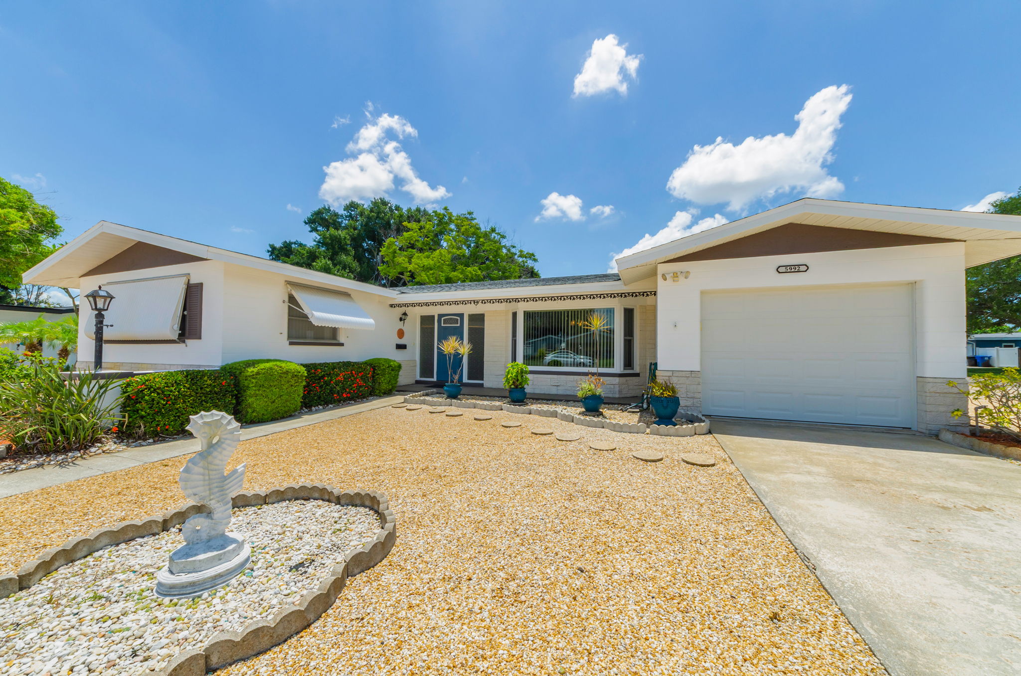 Front Exterior9