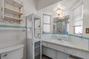 Bathroom2b