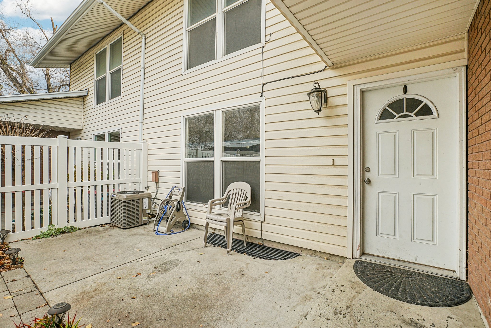 S Sultan Cir-S0412-003.jpg