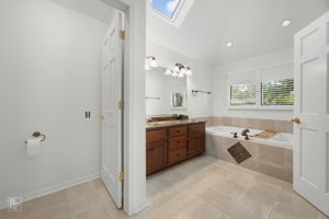 5N869 Westwood Ln, St. Charles, IL 60175_019