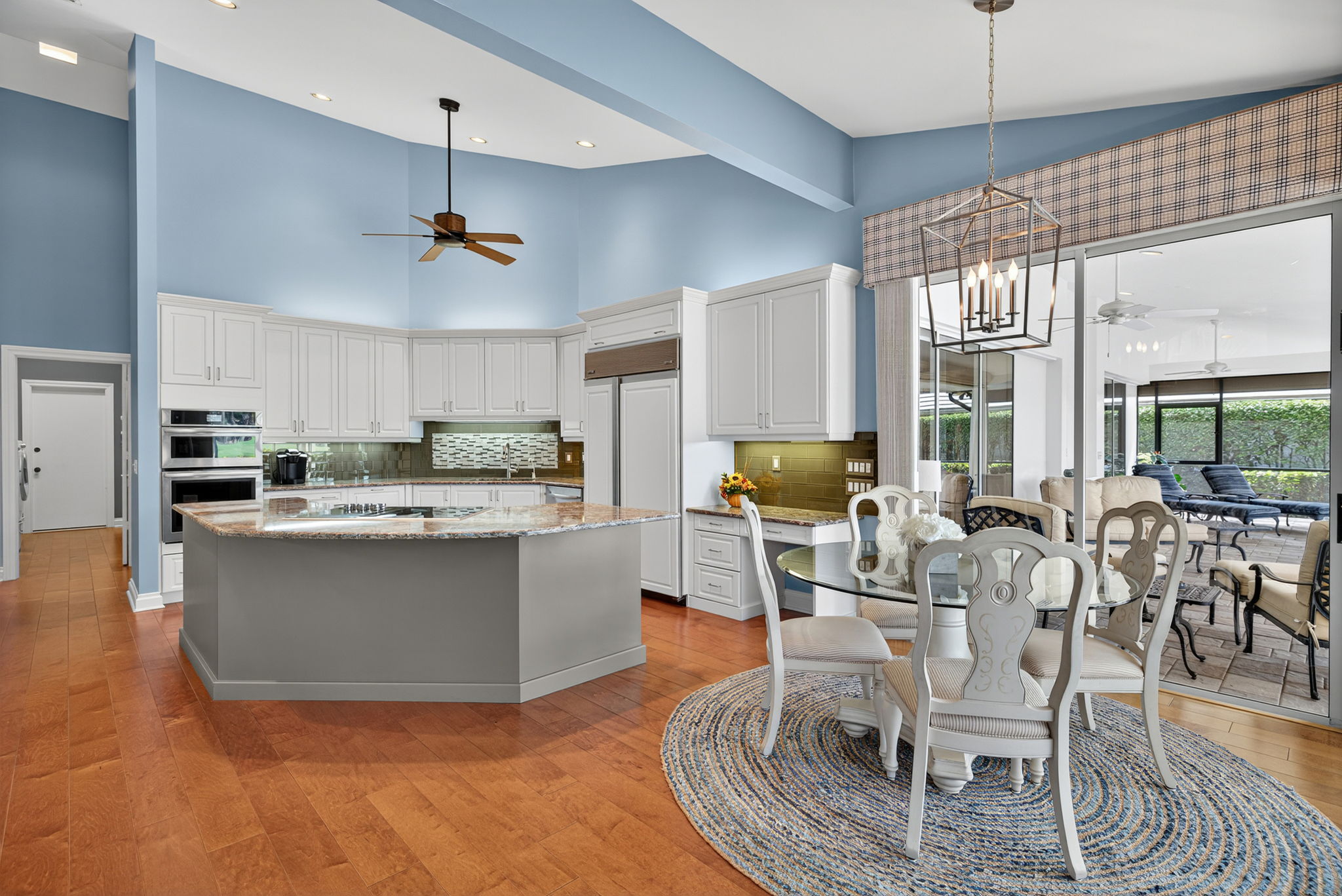 Breakfast Nook 1 of 2