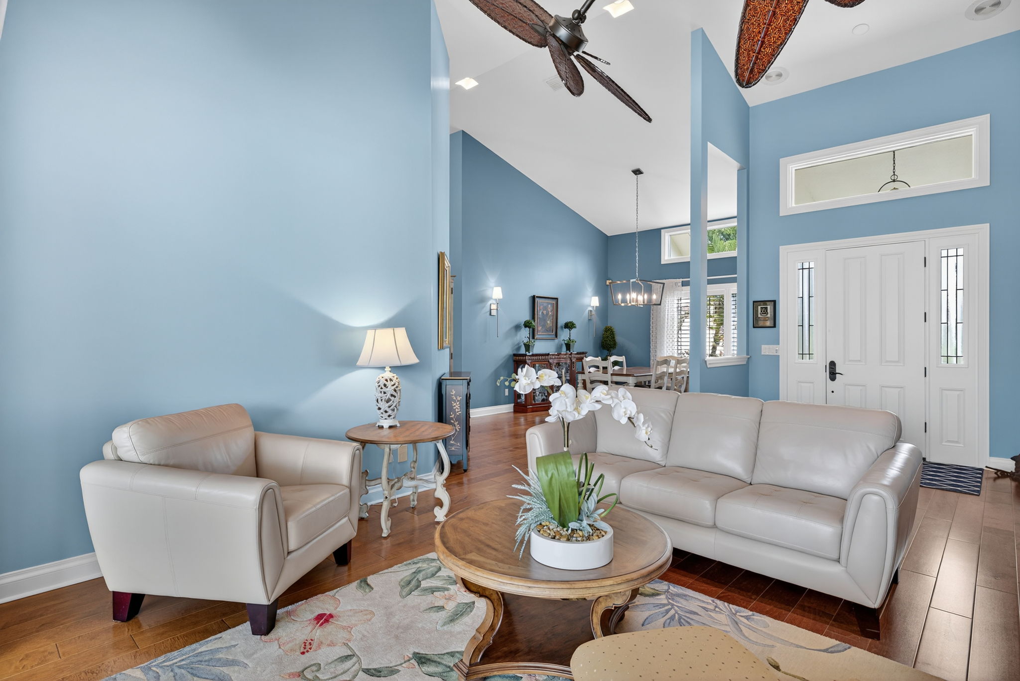 Living Room 5 of 7-r