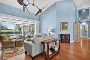 Living Room 4 of 7-r