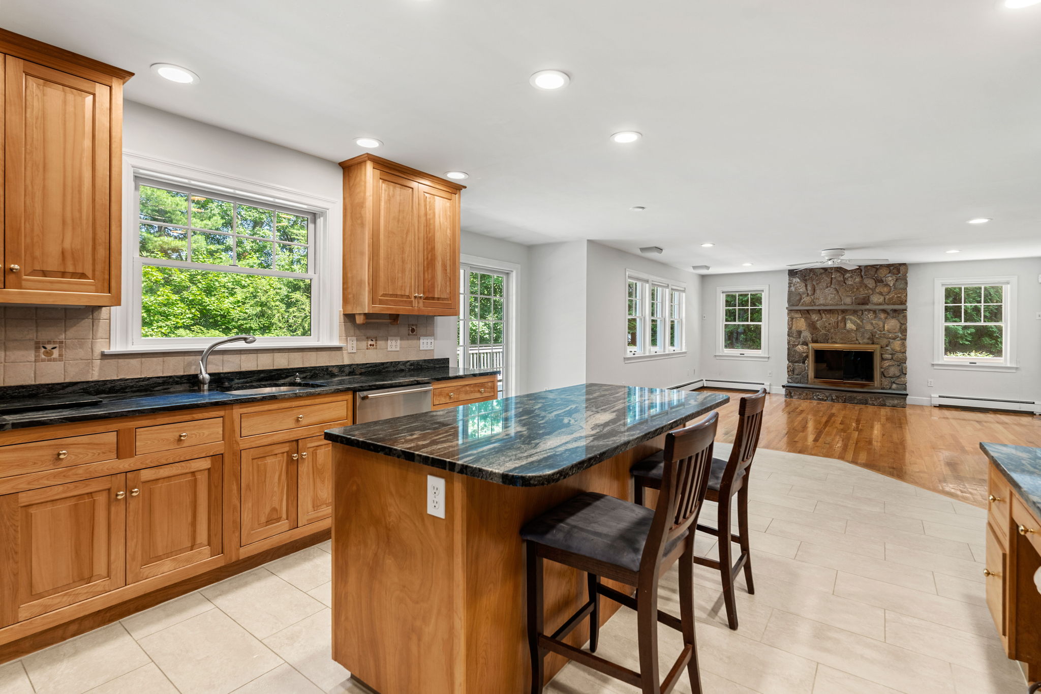 6 Davey Ln, Winchester, MA 01890, USA Photo 4