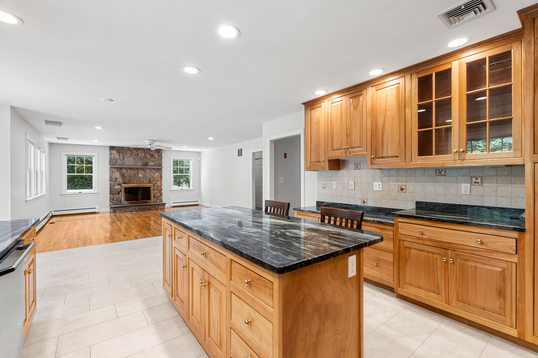6 Davey Ln, Winchester, MA 01890, USA Photo 6