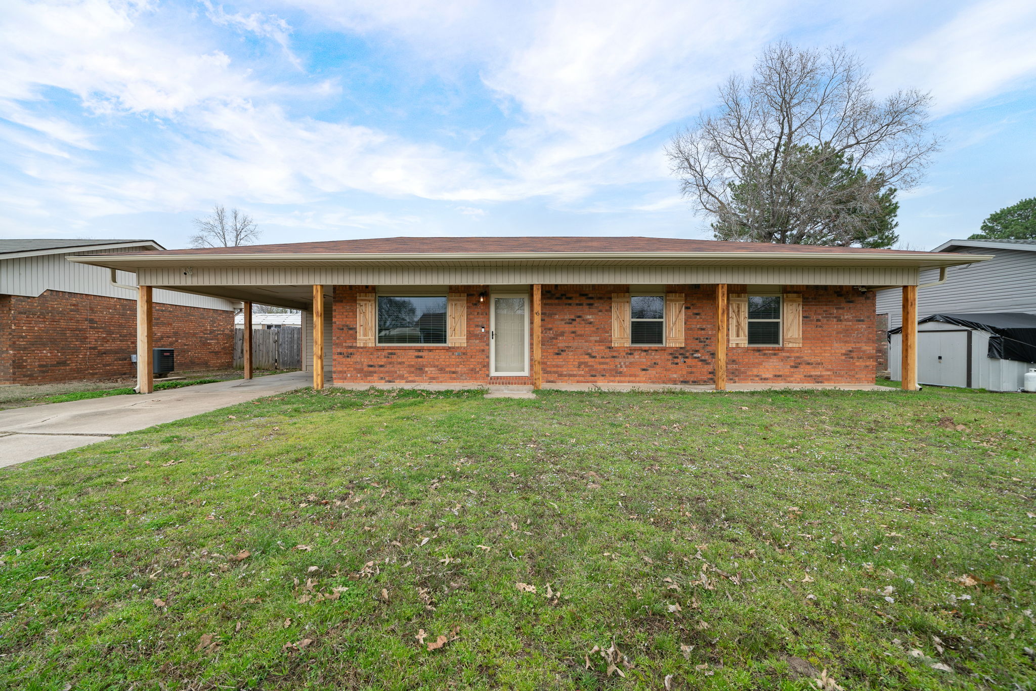 6 E Columbus St, Lavaca, AR 72941 Premier Photography