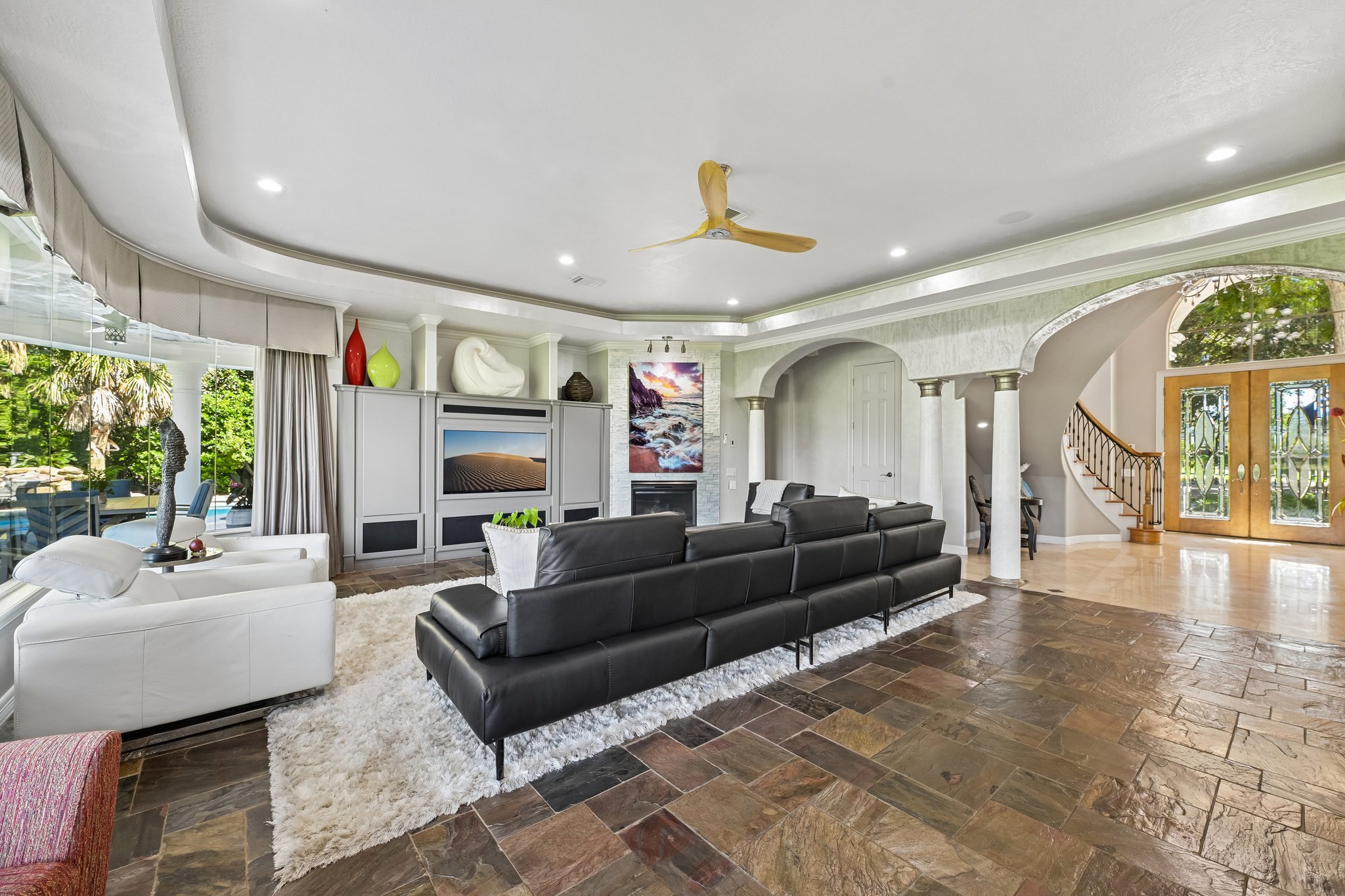 Farrell Ridge Dr-S1210-015.jpg