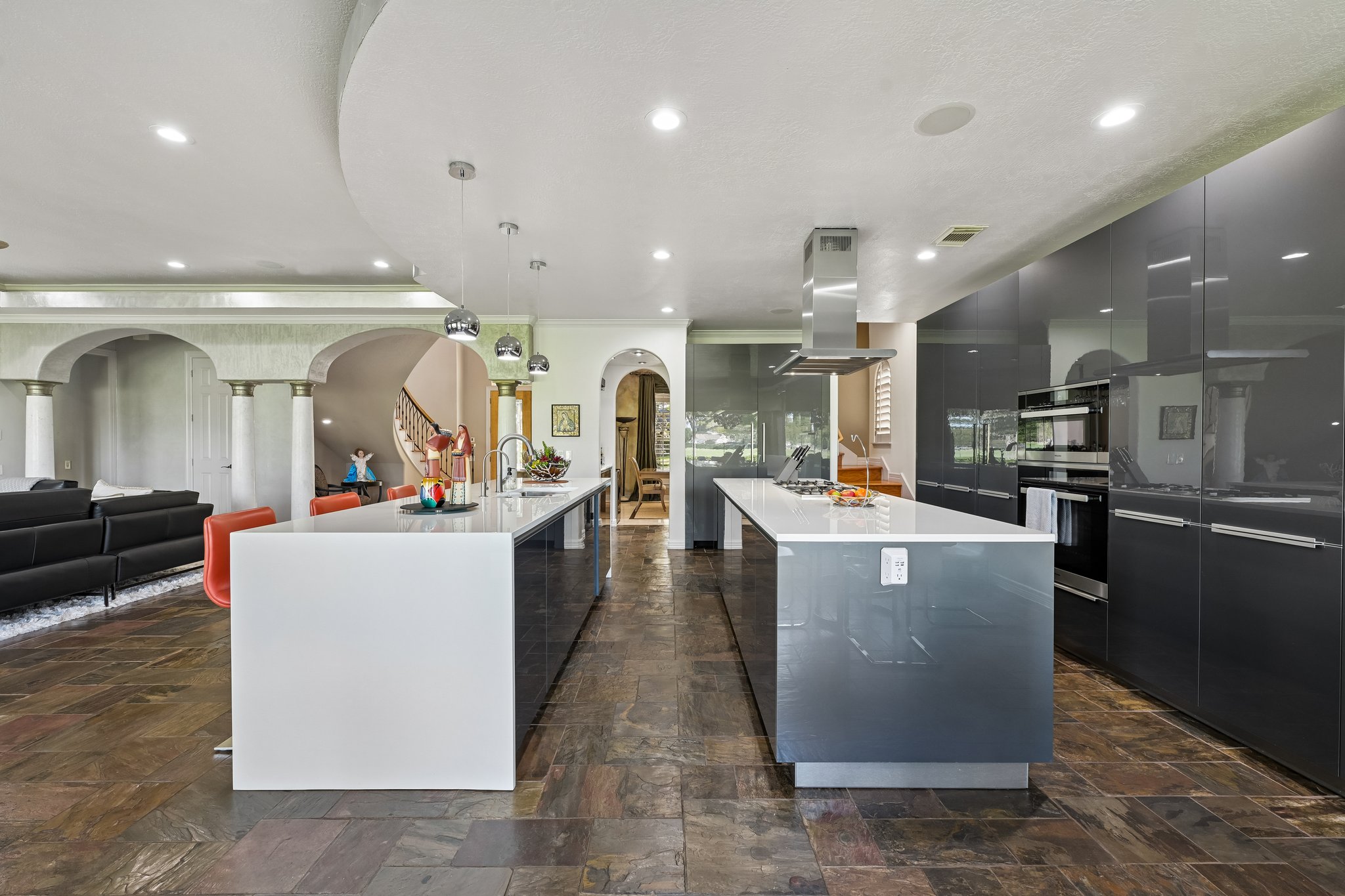Farrell Ridge Dr-S1210-023.jpg
